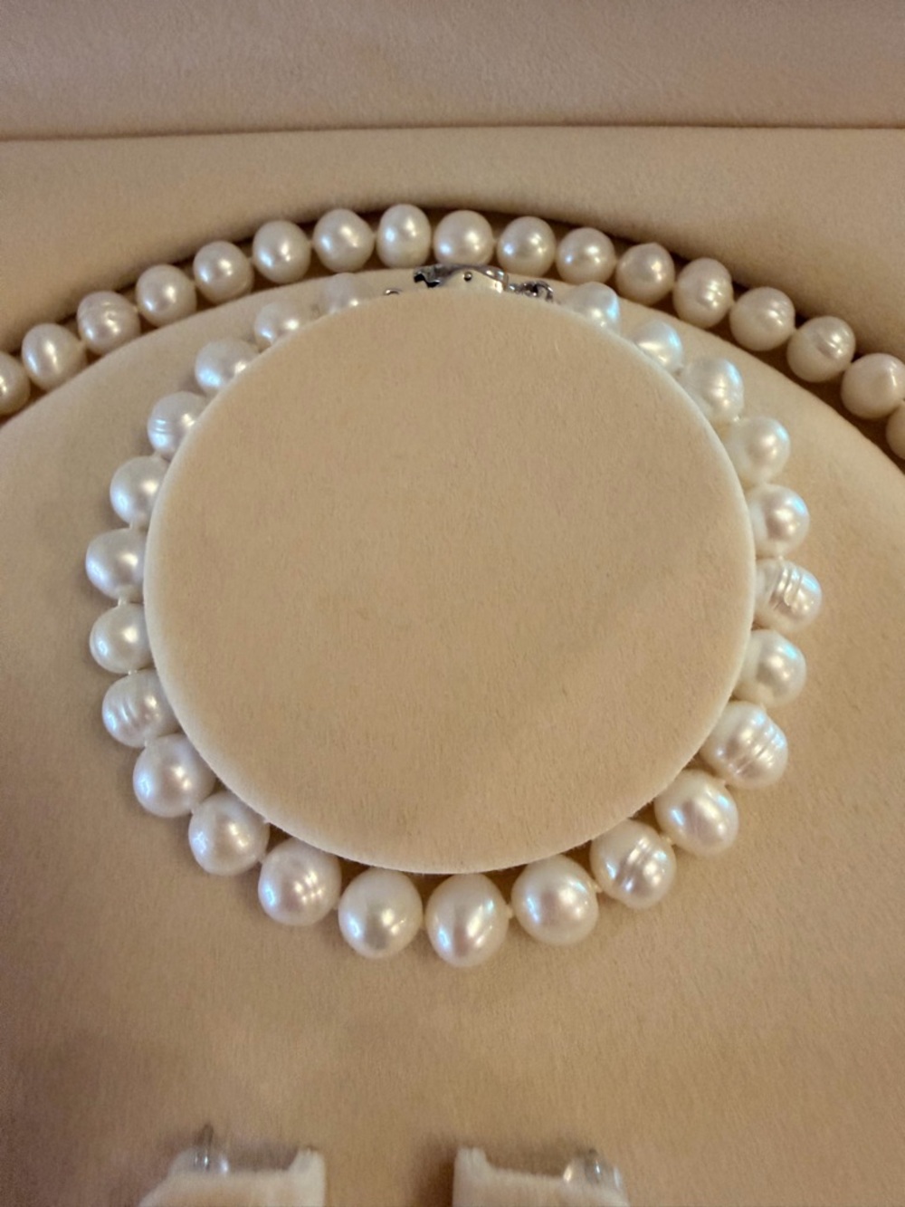 Classic Pearl Necklace, Bracelet & Stud Earrings Set - 925 Silver Clasps - Picture 5 of 9